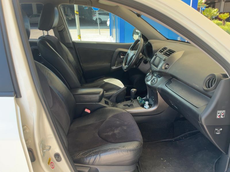 Toyota RAV 4 2.2 D-4D Crossover Exclusive 2012 – снимка 16