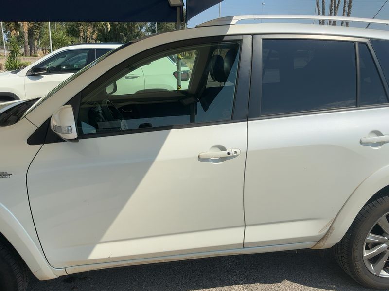 Toyota RAV 4 2.2 D-4D Crossover Exclusive 2012 – снимка 4