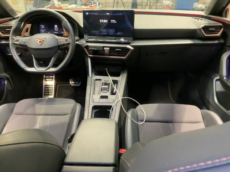 Cupra Leon 1.4 e-HYBRID VZ 2024 – снимка 17