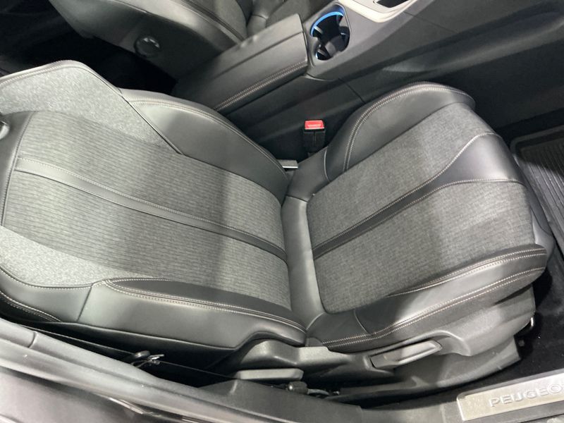 Peugeot 5008 1.5 Blue-HDi GT Line 2018 – снимка 34