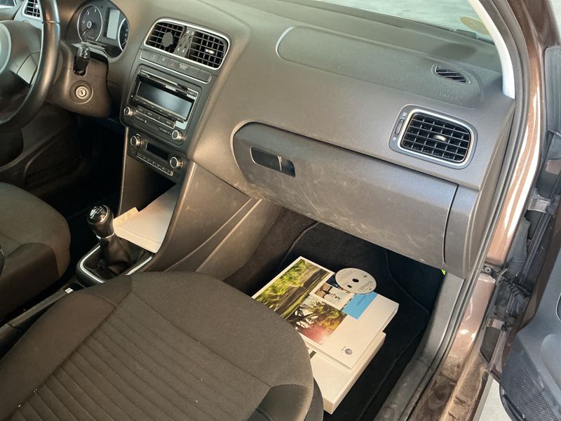 Volkswagen Polo 1.6 TDI Comfortline 2014 – снимка 31