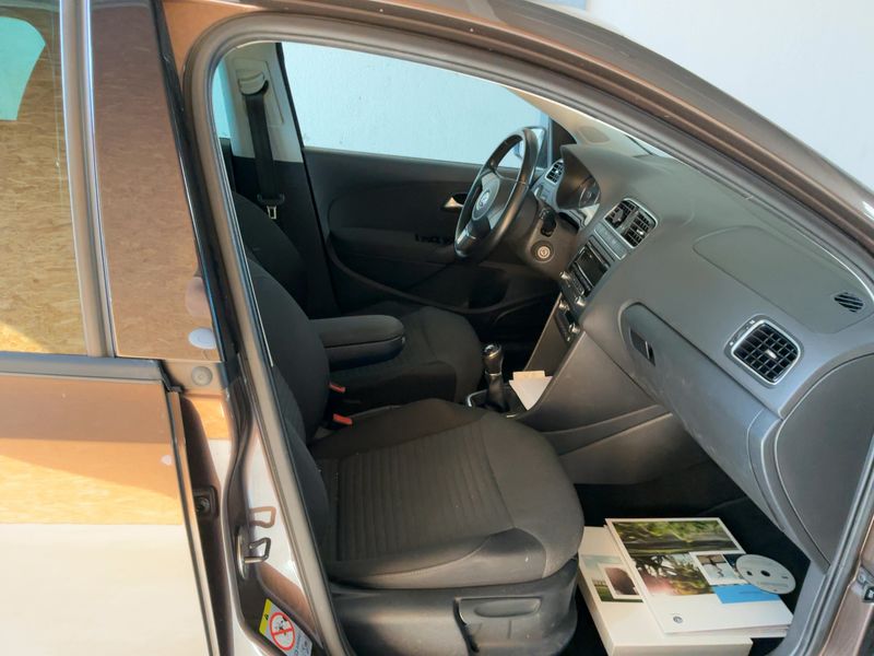 Volkswagen Polo 1.6 TDI Comfortline 2014 – снимка 16