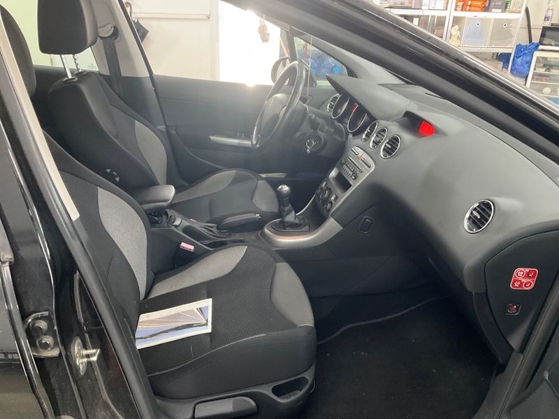 Peugeot 308 1.6 Active 2012 – снимка 3