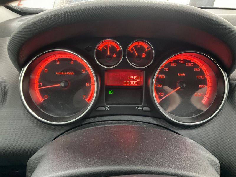 Peugeot 308 1.6 Active 2012 – снимка 4