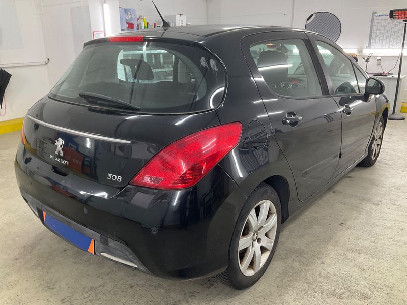 Peugeot 308 1.6 Active 2012 – снимка 2