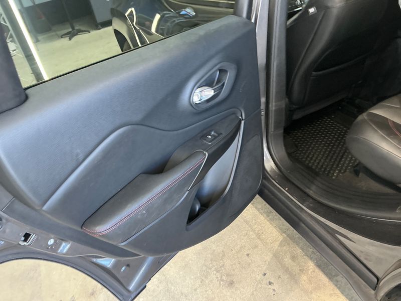Jeep Cherokee 2.0 TGDi Trailhawk 4WD 2019 – снимка 24