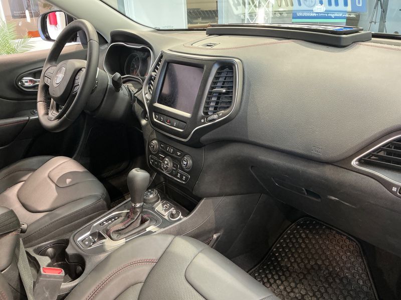 Jeep Cherokee 2.0 TGDi Trailhawk 4WD 2019 – снимка 26