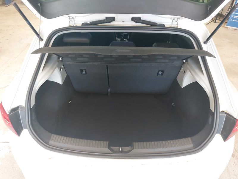 Seat Leon 1.6 TDI I-Tech 2014 – снимка 9