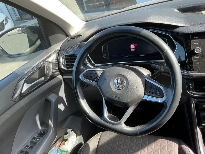 Volkswagen T-Cross 1.0 TSI Carat 2019 – снимка 25