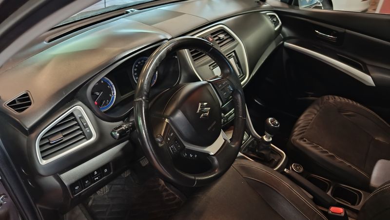 Suzuki SX4 S-Cross 1.6 DDiS Style 4WD 2014 – снимка 28