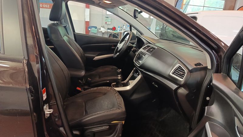 Suzuki SX4 S-Cross 1.6 DDiS Style 4WD 2014 – снимка 16