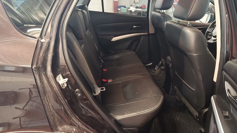Suzuki SX4 S-Cross 1.6 DDiS Style 4WD 2014 – снимка 19