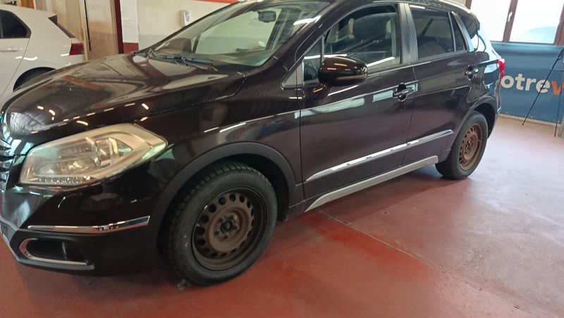 Suzuki SX4 S-Cross 1.6 DDiS Style 4WD 2014 – снимка 2