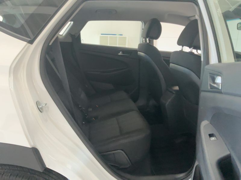 Hyundai Tucson 1.6 Classic blue 2WD 2018 – снимка 19