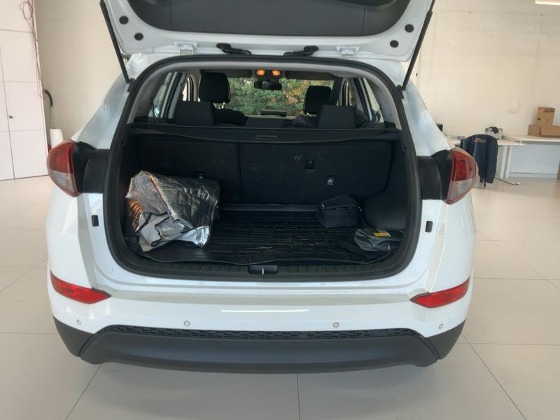 Hyundai Tucson 1.6 Classic blue 2WD 2018 – снимка 15