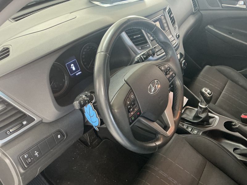 Hyundai Tucson 1.6 Classic blue 2WD 2018 – снимка 24