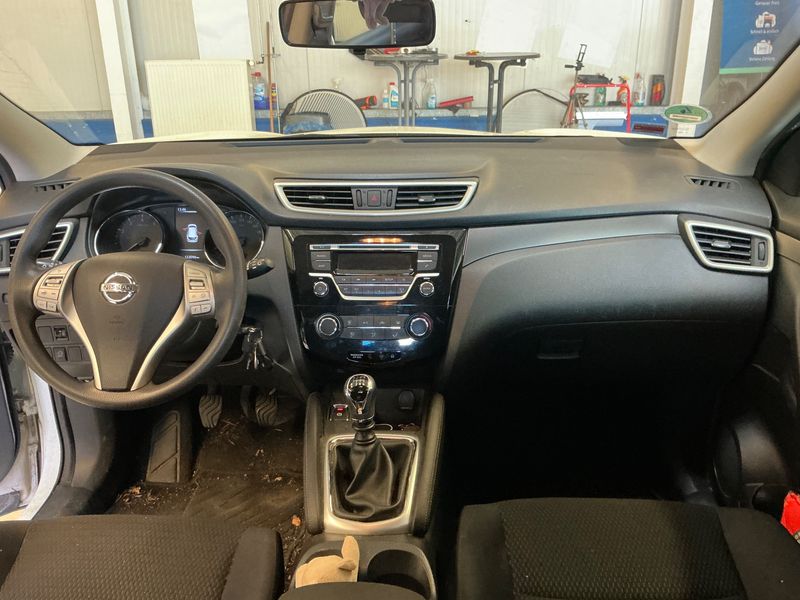 Nissan Qashqai 1.2 Visia 2014 – снимка 17