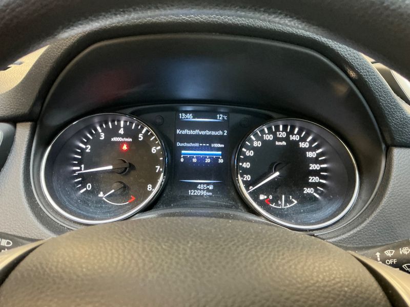 Nissan Qashqai 1.2 Visia 2014 – снимка 18