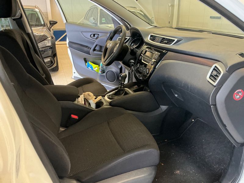 Nissan Qashqai 1.2 Visia 2014 – снимка 16