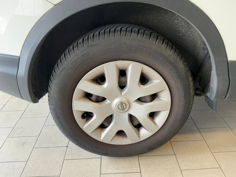 Nissan Qashqai 1.2 Visia 2014 – снимка 9