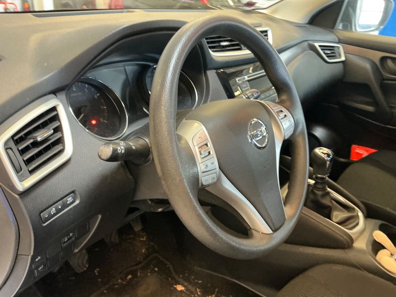 Nissan Qashqai 1.2 Visia 2014 – снимка 25