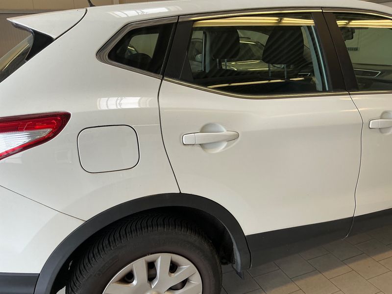 Nissan Qashqai 1.2 Visia 2014 – снимка 22