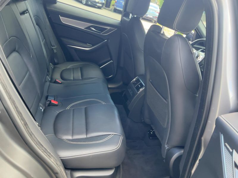 Jaguar F-Pace P400e Plug-in Hybrid R-Dynamic S AWD 2022 – снимка 19