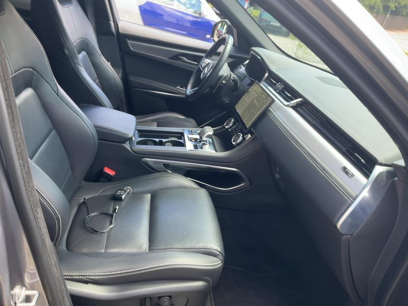 Jaguar F-Pace P400e Plug-in Hybrid R-Dynamic S AWD 2022 – снимка 16