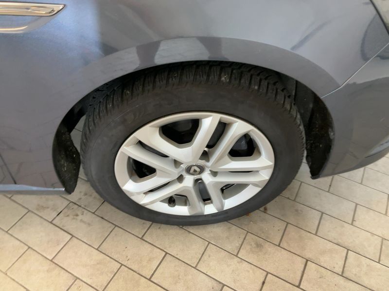 Renault Megane 1.3 TCe BOSE-Edition 2019 – снимка 11