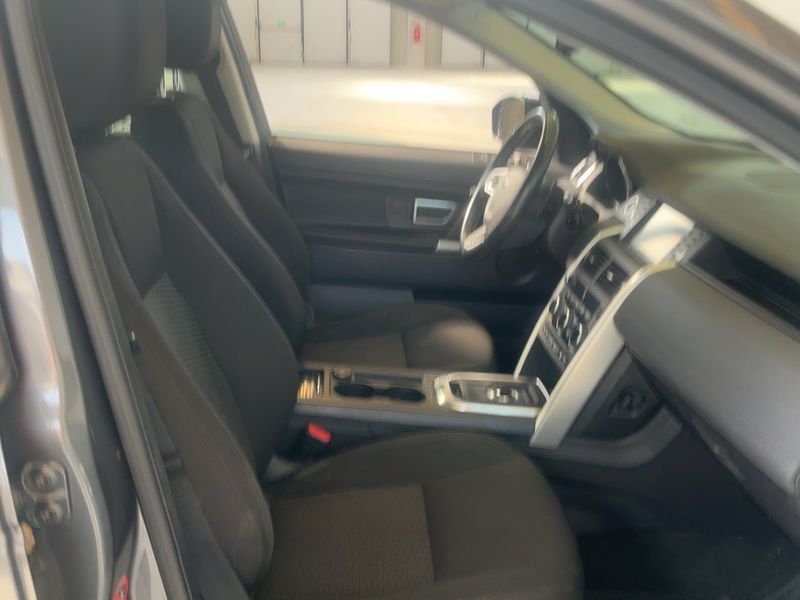 Land Rover Discovery Sport 2.0 Td4 SE AWD 2016 – снимка 16