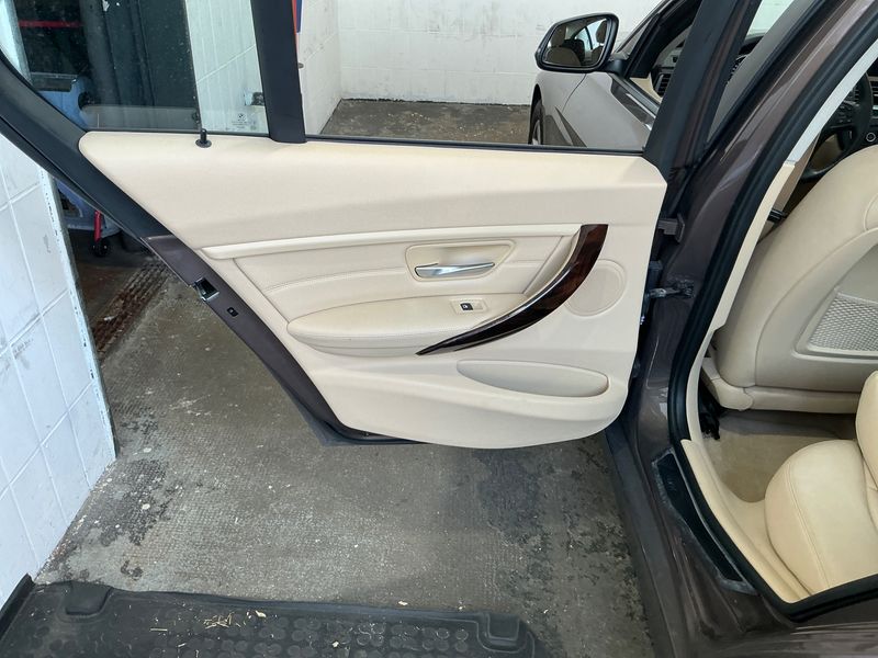 BMW 3er 330d 2014 – снимка 23