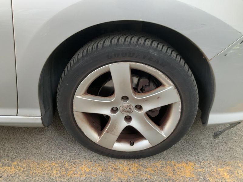 Peugeot 308 1.6 HDi Feline 2008 – снимка 11