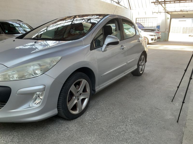Peugeot 308 1.6 HDi Feline 2008 – снимка 2