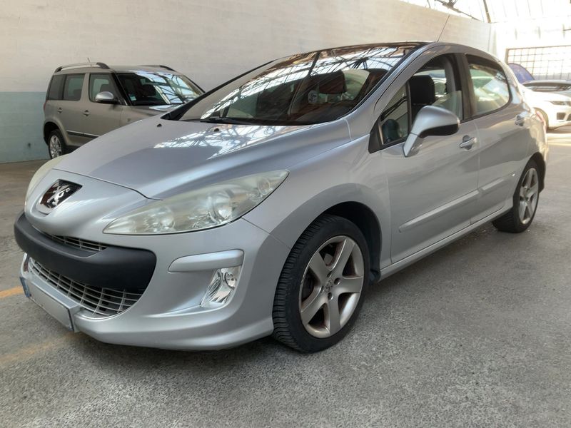 Peugeot 308 1.6 HDi Feline 2008 – снимка 1