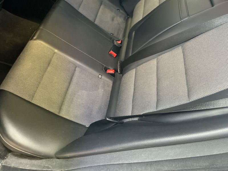 Mercedes-Benz C-Klasse C 180 CGI BlueEfficiency Avantgarde 2012 – снимка 27