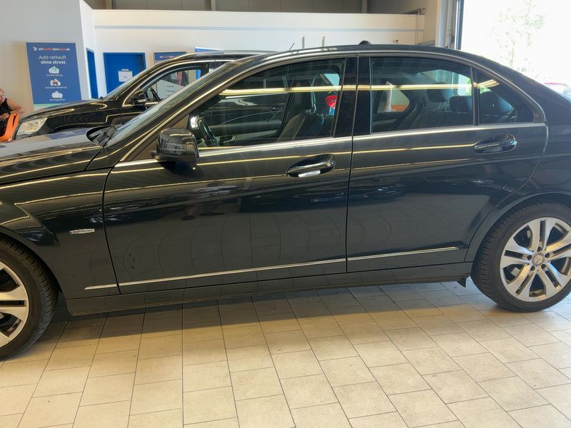 Mercedes-Benz C-Klasse C 180 CGI BlueEfficiency Avantgarde 2012 – снимка 4