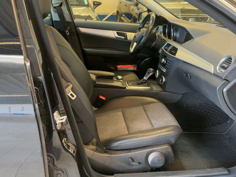 Mercedes-Benz C-Klasse C 180 CGI BlueEfficiency Avantgarde 2012 – снимка 16