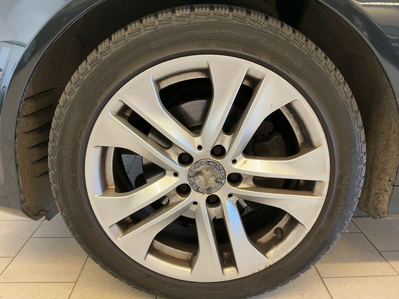 Mercedes-Benz C-Klasse C 180 CGI BlueEfficiency Avantgarde 2012 – снимка 3