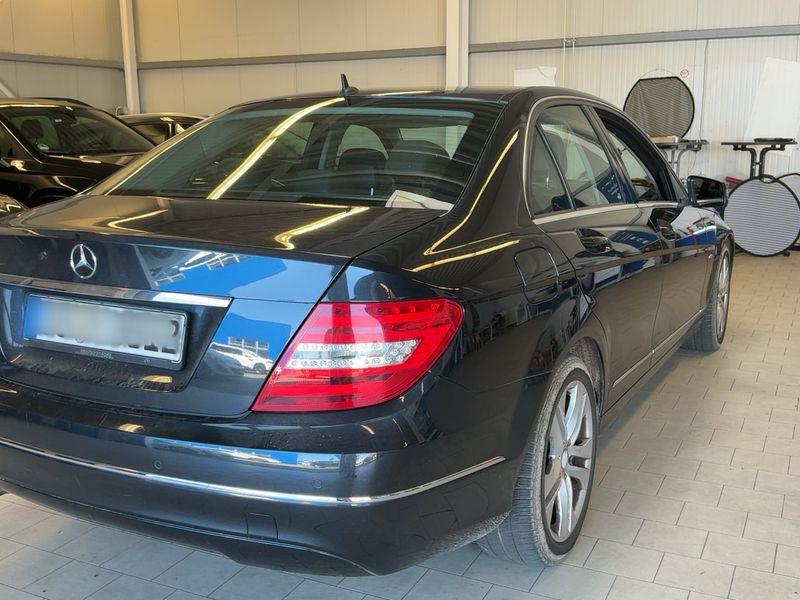 Mercedes-Benz C-Klasse C 180 CGI BlueEfficiency Avantgarde 2012 – снимка 8