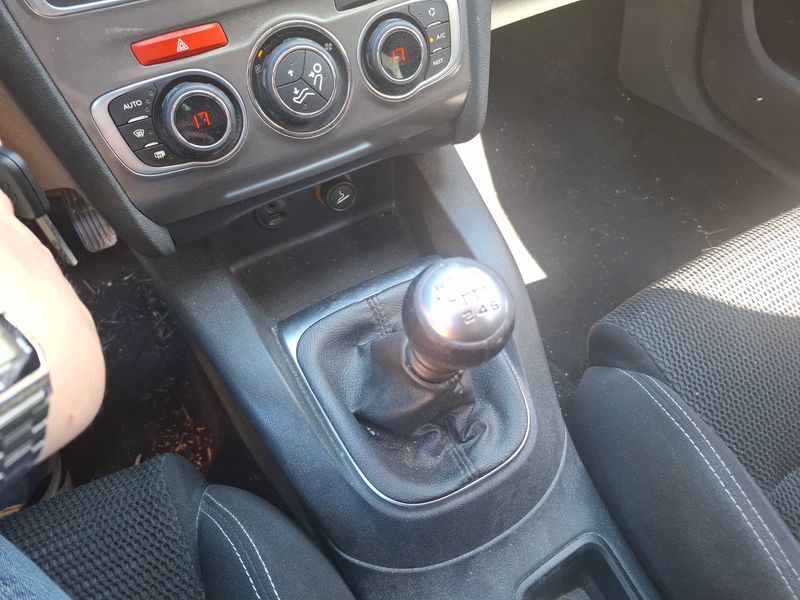 Citroen C4 1.6 Blue-HDi Millenium 2016 – снимка 38