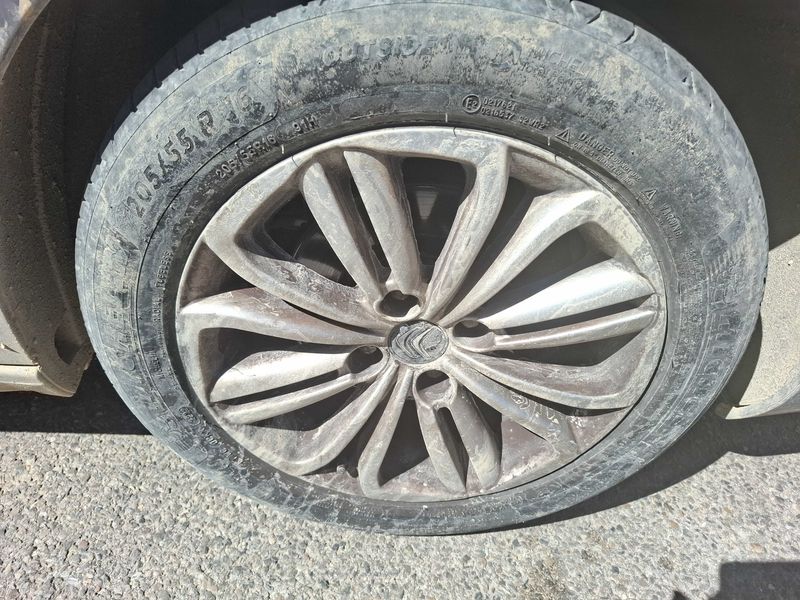 Citroen C4 1.6 Blue-HDi Millenium 2016 – снимка 23