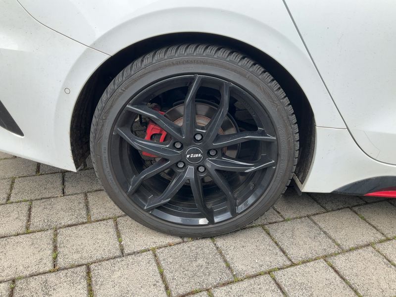 Kia pro_cee'd 1.6 TGDI GT 2023 – снимка 9