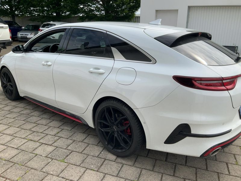 Kia pro_cee'd 1.6 TGDI GT 2023 – снимка 6