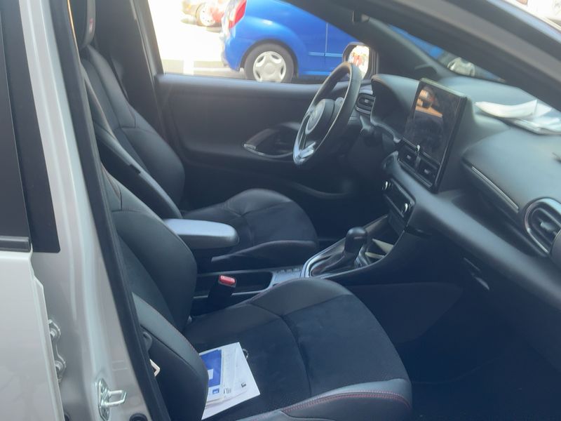 Toyota Yaris 1.5 Hybrid GR Sport 2024 – снимка 17