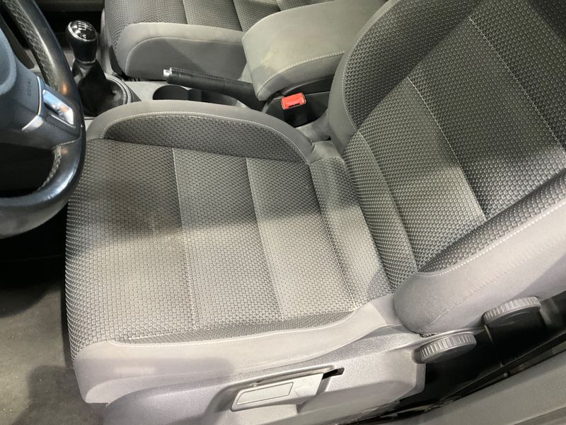 Volkswagen Touran 1.6 TDI Comfortline 2012 – снимка 30