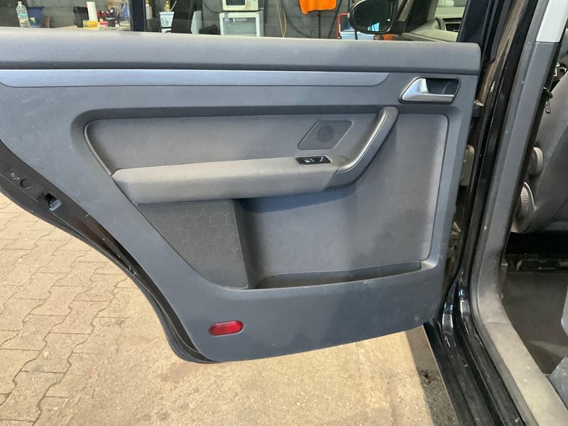 Volkswagen Touran 1.6 TDI Comfortline 2012 – снимка 28