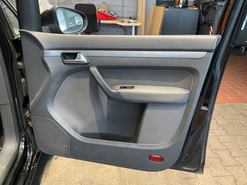 Volkswagen Touran 1.6 TDI Comfortline 2012 – снимка 29