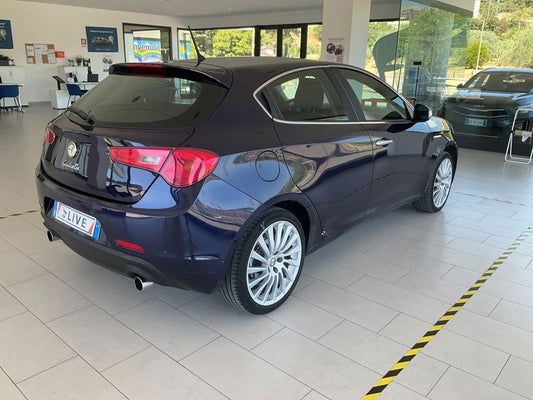 Alfa Romeo Giulietta 2.0 JTDM Distinctive 2011 – снимка 2