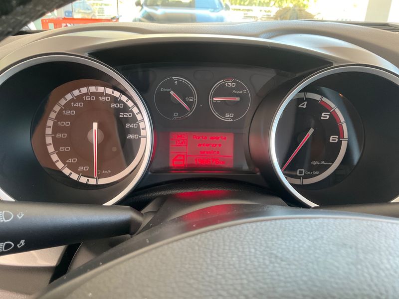 Alfa Romeo Giulietta 2.0 JTDM Distinctive 2011 – снимка 4