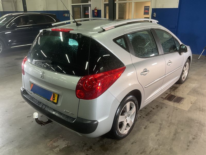Peugeot 207 1.6 Premiere 2010 – снимка 2